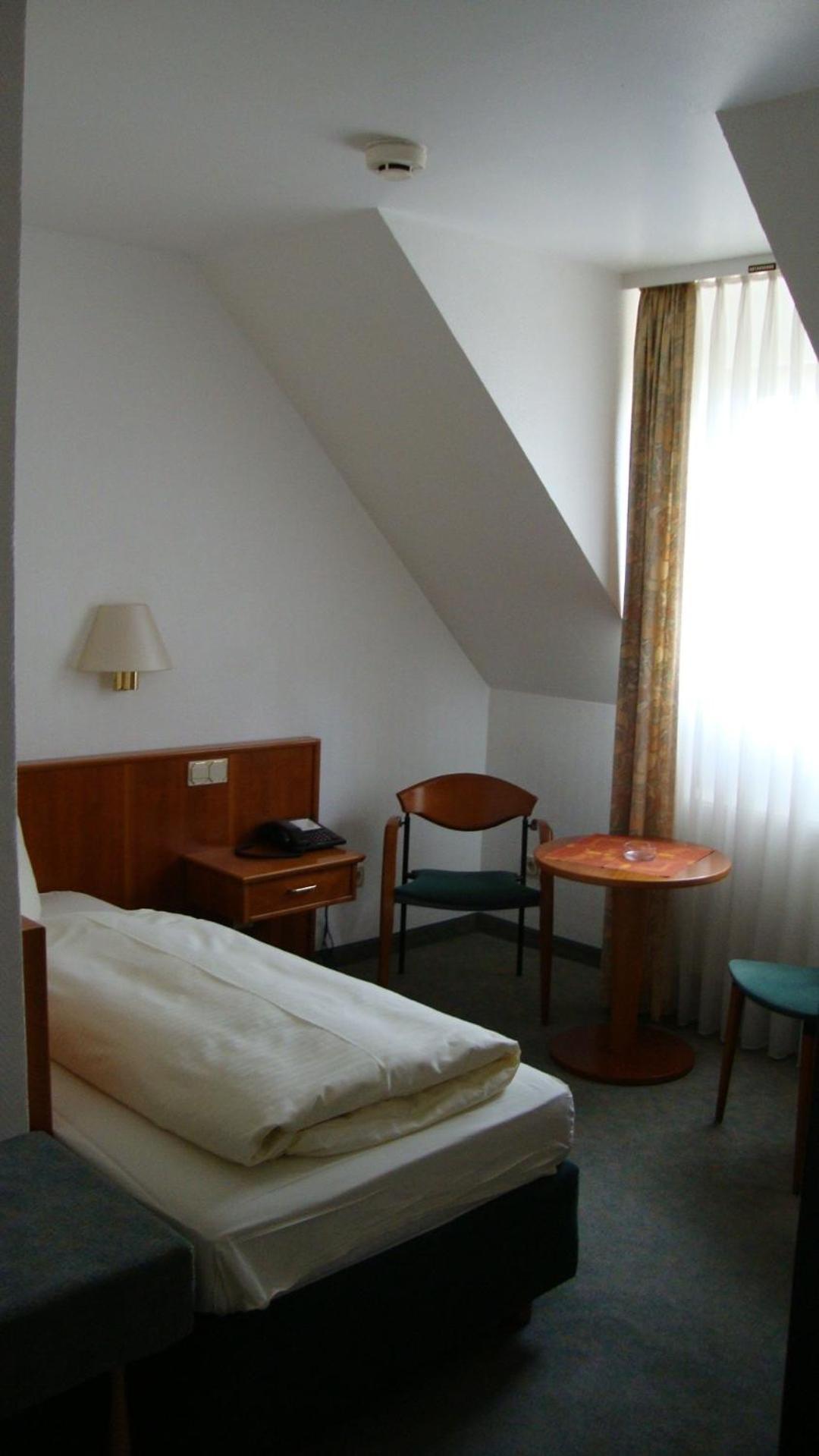 Offenthaler Hof Hotel Dreieich Exterior foto